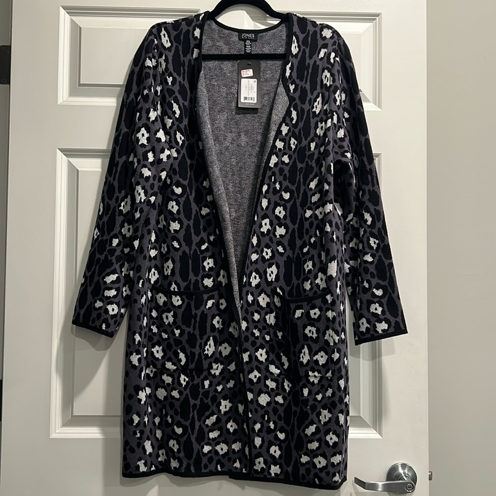 NWT Jones New York Leopard Sweater